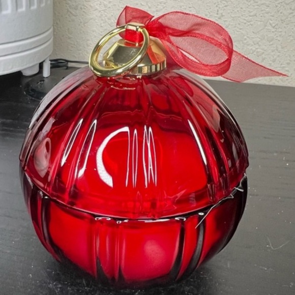 DW Home Cashmere Spice Red Glass Candle - Picture 4 of 9